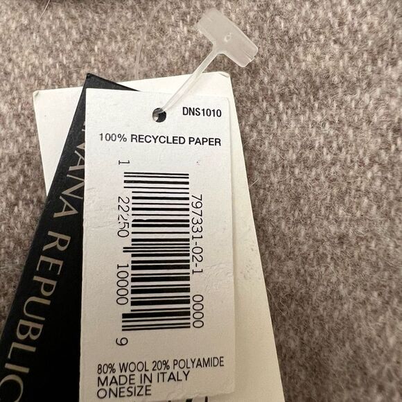 Banana Republic Italian Wool Boucle Beige Poncho One Size - Picture 4 of 6